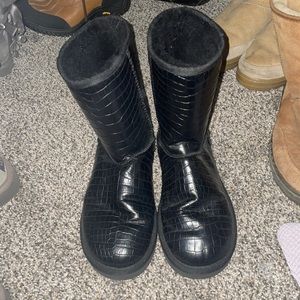 Classic short black Croc Uggs. EUC